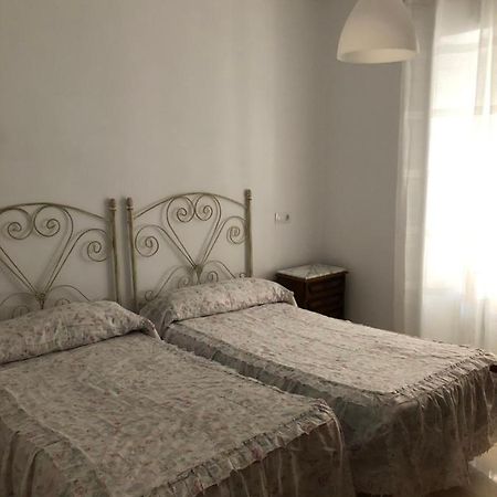 Pension Ruiz Линарес Екстериор снимка