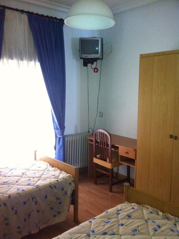 Pension Ruiz Линарес Стая снимка